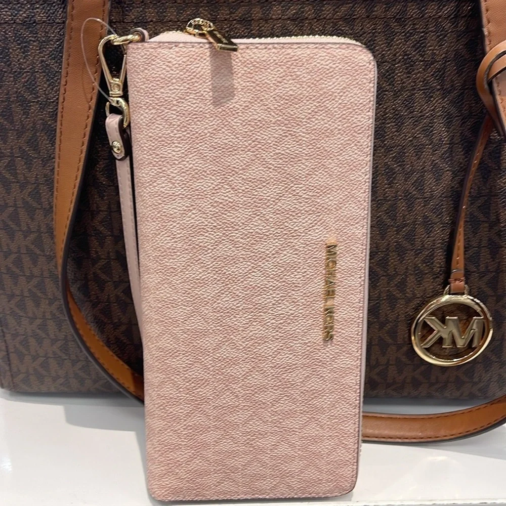 MICHAEL KORS Jet Set Travel Lg Signature Logo Continental Wristlet POWDER BLUSH